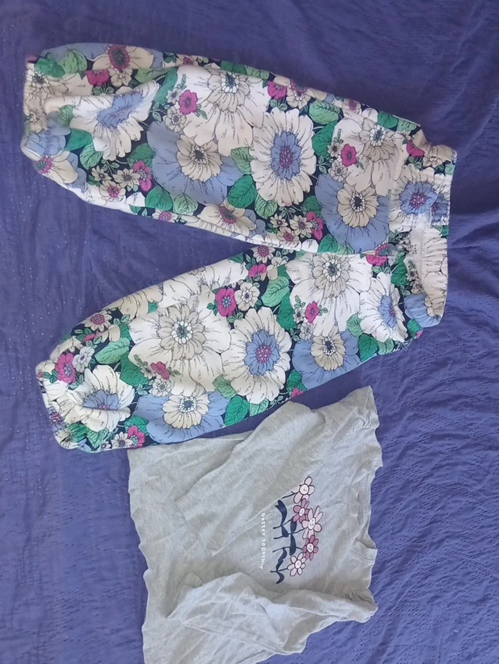 GAP Floral Elastic-Waist Joggers - White, Blue, Green & Pink With Shirt